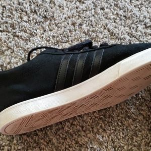 Adidas size7 black shoes